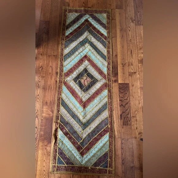 Colorful Geometric Patterned table runner - Picture 2 of 3